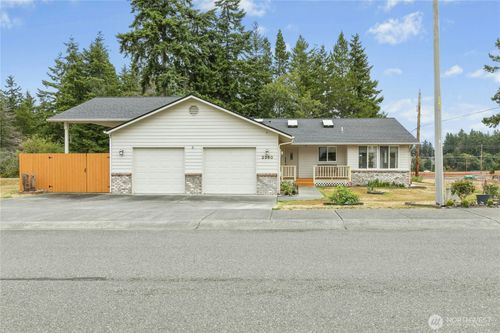 2360 Sw Vista Park Dr, Oak Harbor, WA, 98277-8142 | Card Image