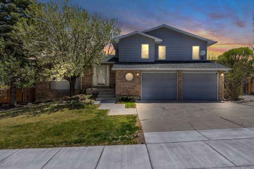 435 Evans Dr, Green River, WY, 82935-5052 | Card Image