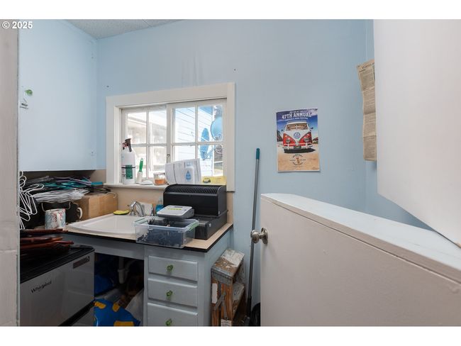 205 Sw Highway 101, Home with 0 bedrooms, 0 bathrooms and null parking in Waldport OR | Image 17
