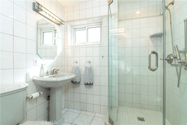 Downstairs Bath | Image 14