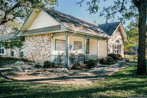 309 Oak Wood Rd, Kerrville, TX, 78028-9175 | Card Image