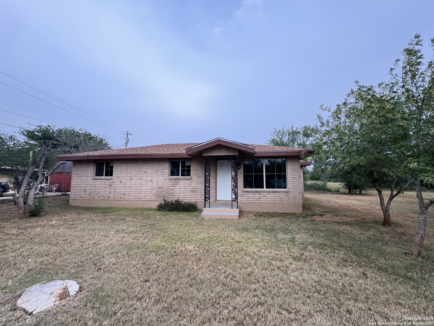 Moffett St, Dilley, TX 78017