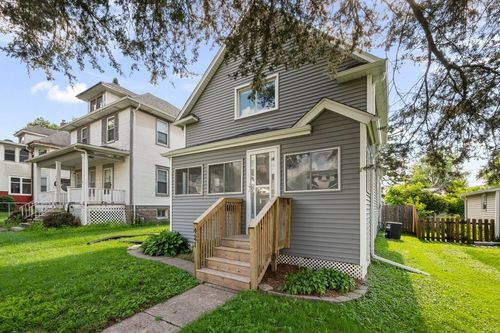 421 39th St, Moline, IL, 61265-1642 | Card Image