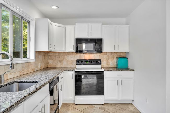 26 Wintergreen Way, House other with 3 bedrooms, 2 bathrooms and null parking in Quogue NY | Image 8