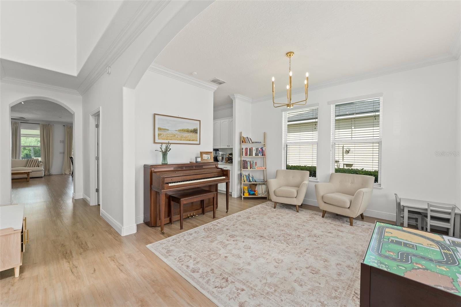 Residential in GROVELAND 5