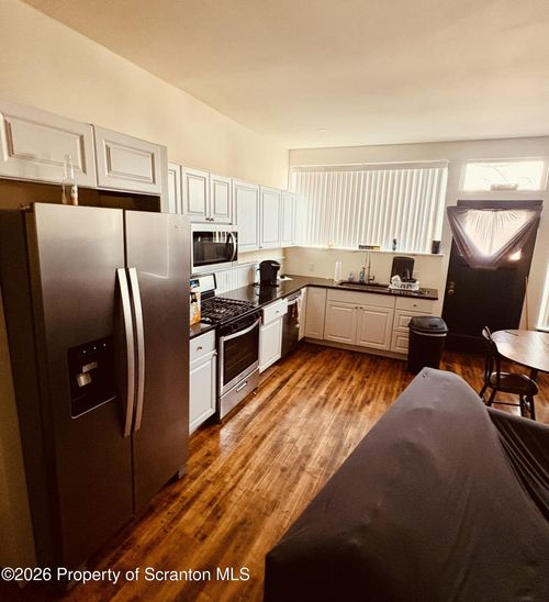 517 Delaware Ave, Olyphant, PA, 18447-1620 | Card Image