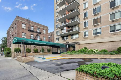 4j-118-18 Union Tpke, Kew Gardens, NY, 11415-1039 | Card Image