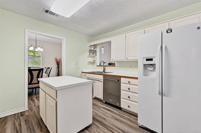 2107 Meadows Cir, House other with 3 bedrooms, 2 bathrooms and null parking in Sherman TX | Image 10