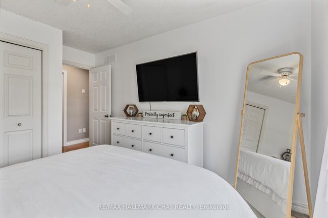 8 Penny Lane, House other with 3 bedrooms, 2 bathrooms and 6 parking in Wasaga Beach ON | Image 22