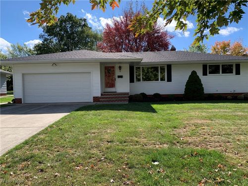 16147 Ramona Dr, Middleburg Heights, OH, 44130-4862 | Card Image