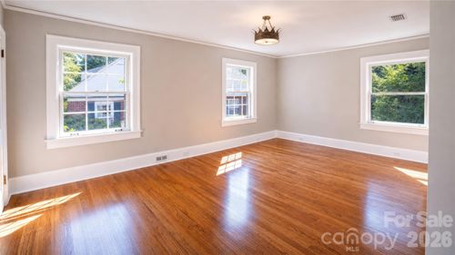 105 Montrose St, Morganton, NC, 28655-3710 | Card Image