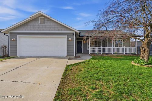 215 W Chippewa Dr, Post Falls, ID, 83854-6666 | Card Image