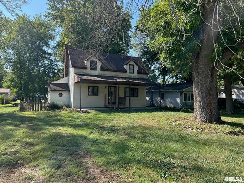 417 E Washington St, Edinburg, IL, 62531-9425 | Card Image