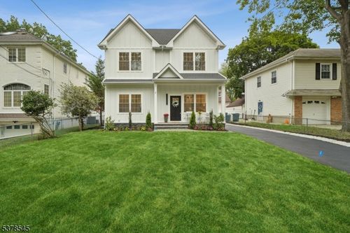 7 Franklin Ave, Livingston, NJ, 07039-1324 | Card Image