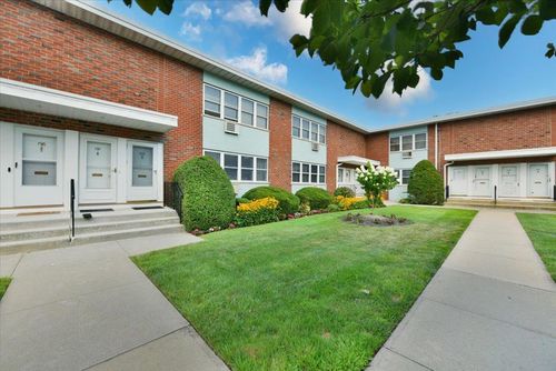 200-200 Farber Dr, West Babylon, NY, 11704-5143 | Card Image
