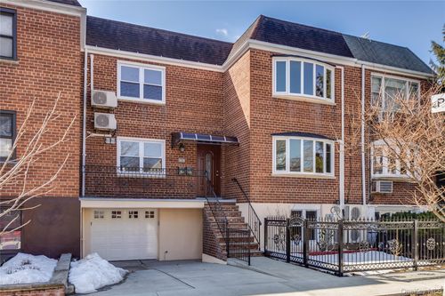 a-70-14 Olcott St, Forest Hills, NY, 11375-6678 | Card Image