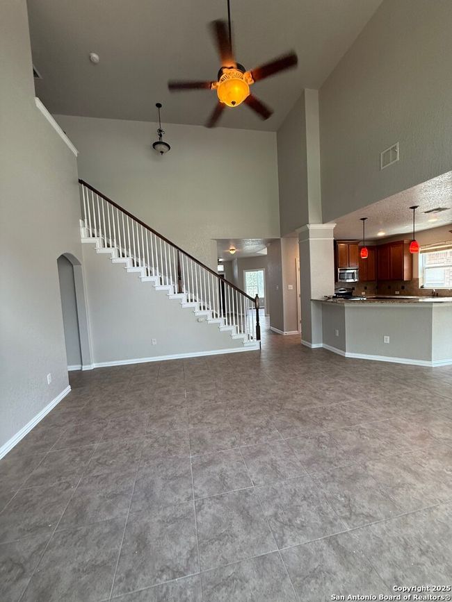 10717 Barnsford Ln, House other with 4 bedrooms, 4 bathrooms and null parking in Helotes TX | Image 9
