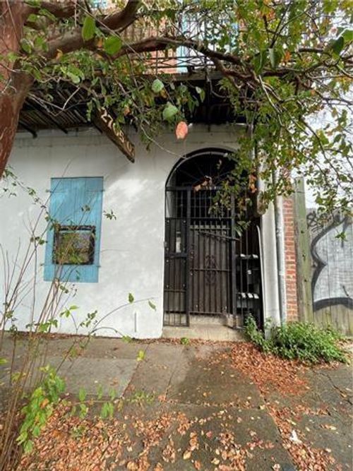 apt-7-2707 Chartres St, New Orleans, LA, 70117-7371 | Card Image