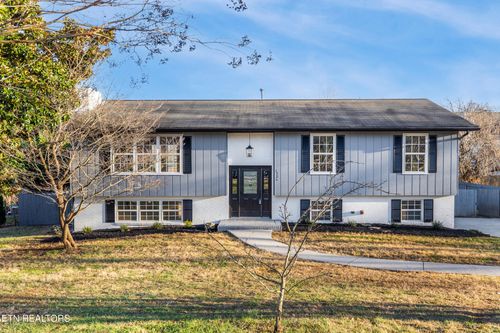 1726 Scenic Dr, Maryville, TN, 37803-5508 | Card Image