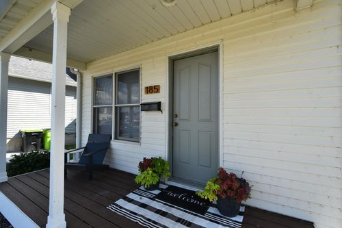 185 W 3rd St, Zumbrota, MN, 55992-1224 | Card Image