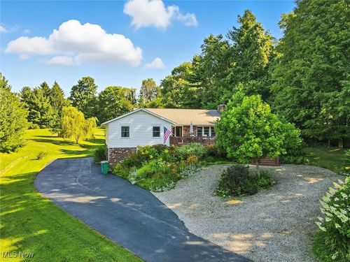 10970 Wood Hollow Dr, Chardon, OH, 44024-9480 | Card Image