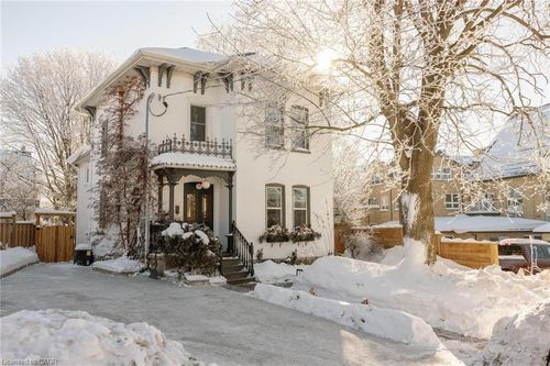 23 Centre St, Elmira, ON, N3B2T8 | Card Image