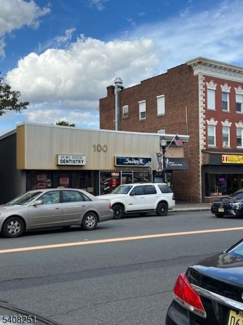 100 Main St, Woodbridge, NJ, 07095-2887 | Card Image