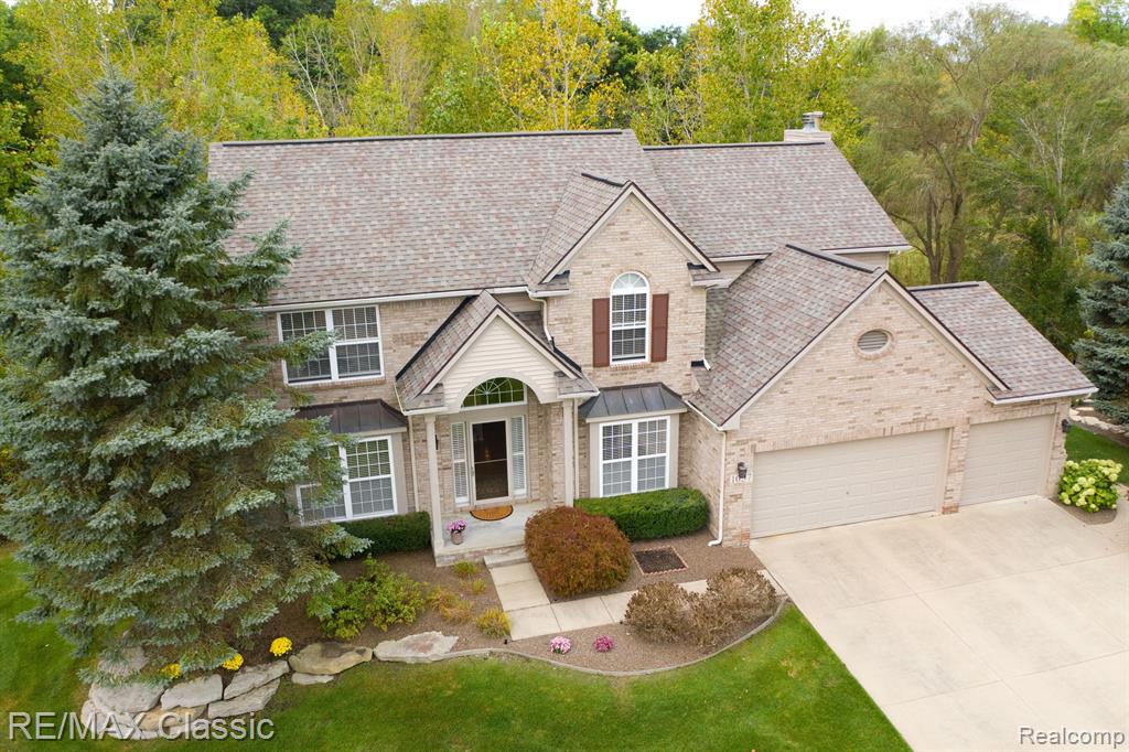 Birchway Ct, South Lyon, MI 48178