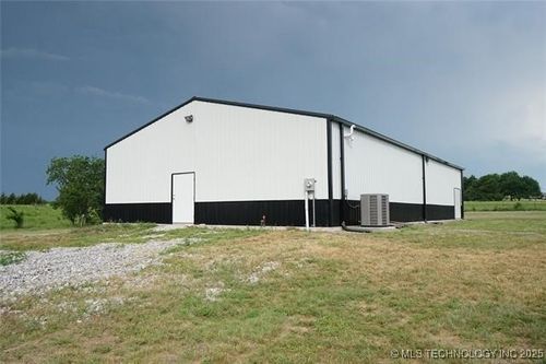 1073 Nelson Rd, Sulphur, OK, 73086-1118 | Card Image