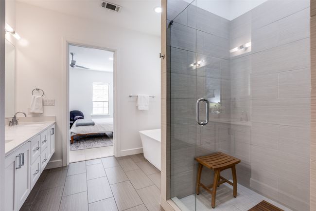 UNIT-1106 - 5015 Meridian Ln, Condo with 3 bedrooms, 3 bathrooms and null parking in Addison TX | Image 20