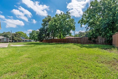 316 Avenue A, South Houston, TX, 77587-3629 | Card Image