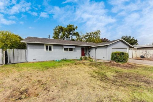 2458 Town Circle, Sacramento, CA, 95821 | Card Image