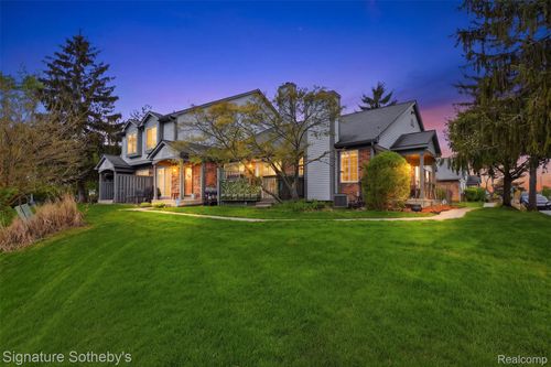 6-452 Nicolet St, Walled Lake, MI, 48390-3542 | Card Image