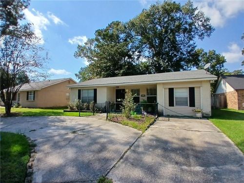 231 Audubon Dr, Mandeville, LA, 70471-2651 | Card Image