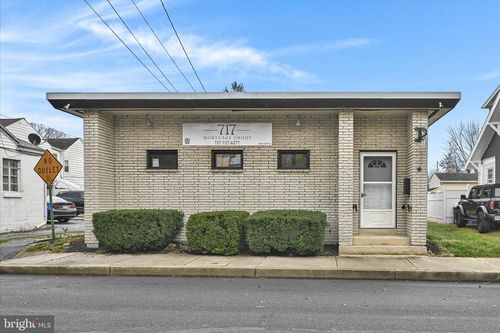 120 W Water St, Middletown, PA, 17057-1231 | Card Image
