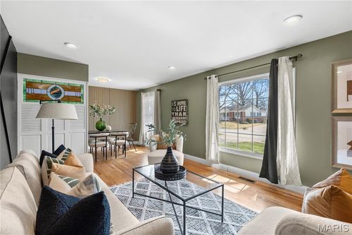 2175 Somerset Dr, Florissant, MO, 63033-1007 | Card Image