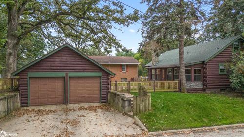 626 18th St W, Clear Lake, IA, 50428-1212 | Card Image