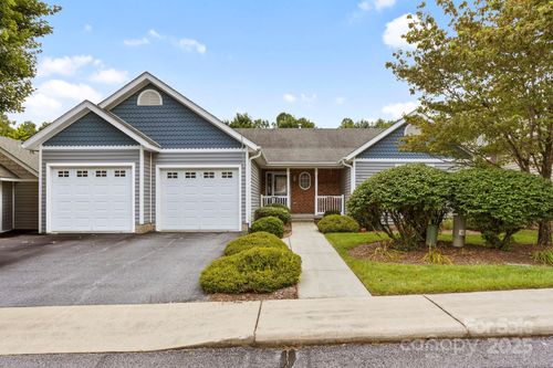 315 Charlestown Dr, Hendersonville, NC, 28792-3539 | Card Image