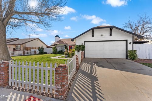 37925 Maureen St, Palmdale, CA, 93550-7037 | Card Image