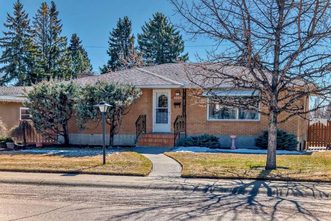 4904 Nelson Road Nw, Home with 4 bedrooms, 2 bathrooms and 2 parking in Calgary AB | Image 2