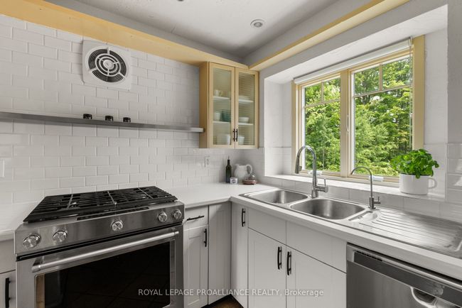 166 Dingman Rd, House other with 4 bedrooms, 3 bathrooms and 8 parking in Castleton ON | Image 5