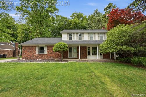 18461 Gill Rd, Livonia, MI, 48152-3098 | Card Image