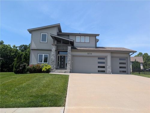 1204 Rich Blvd, Warrensburg, MO, 64093-4503 | Card Image