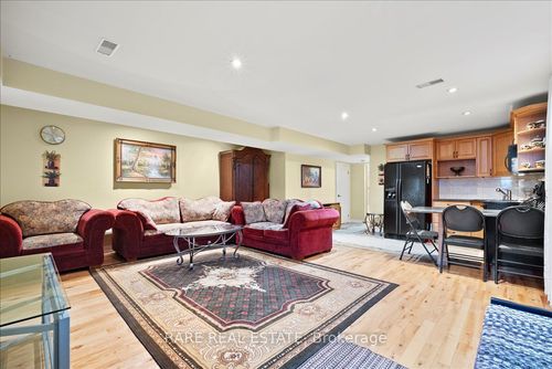 lower-40 Lloyd George Ave, Etobicoke, ON, M8W3W6 | Card Image