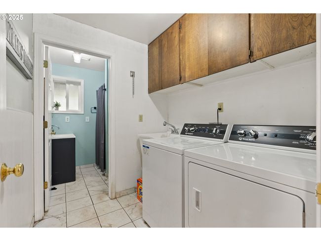22400 S Evergreen Dr, House other with 5 bedrooms, 3 bathrooms and 2 parking in Beavercreek OR | Image 27
