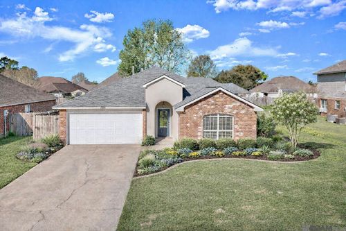 36001 Portsmouth Dr, Denham Springs, LA, 70706-1528 | Card Image