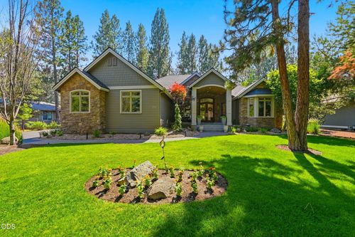 2721 Nw Champion Cir, Bend, OR, 97703-8675 | Card Image