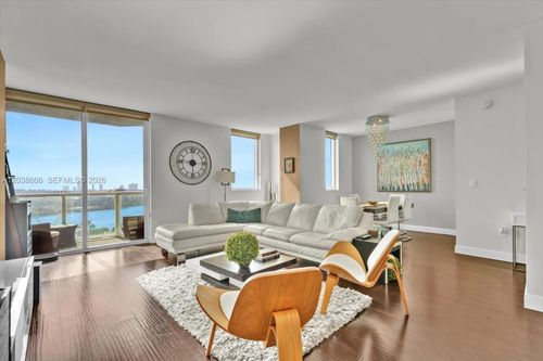 1803-244 Biscayne Blvd, Miami, FL, 33132-2286 | Card Image