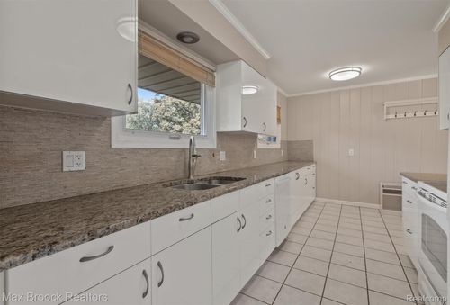 5312 Cambourne Pl, West Bloomfield, MI, 48322-4101 | Card Image