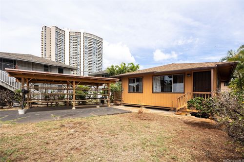 620 Hausten St, Honolulu, HI, 96826-4543 | Card Image